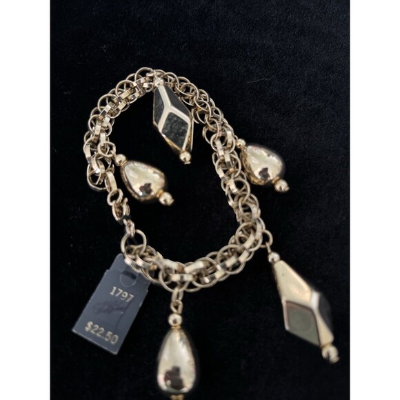 NWT New Vintage Trifari Charm Bracelet Gold Tone 7" - Picture 2 of 6